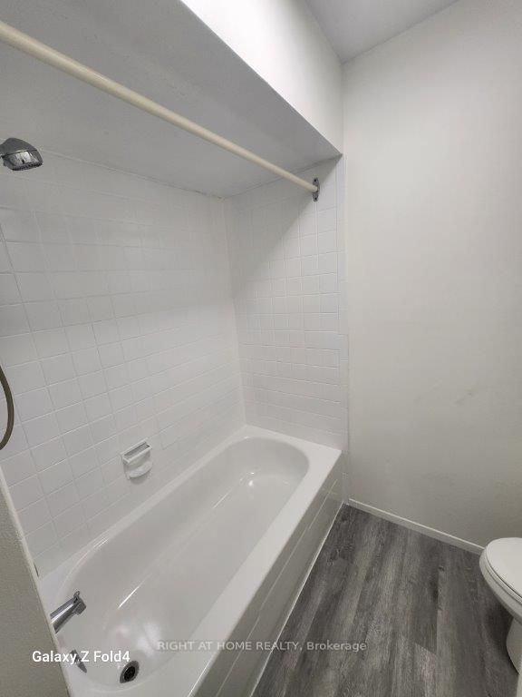 5475 Lakeshore Rd E, #3