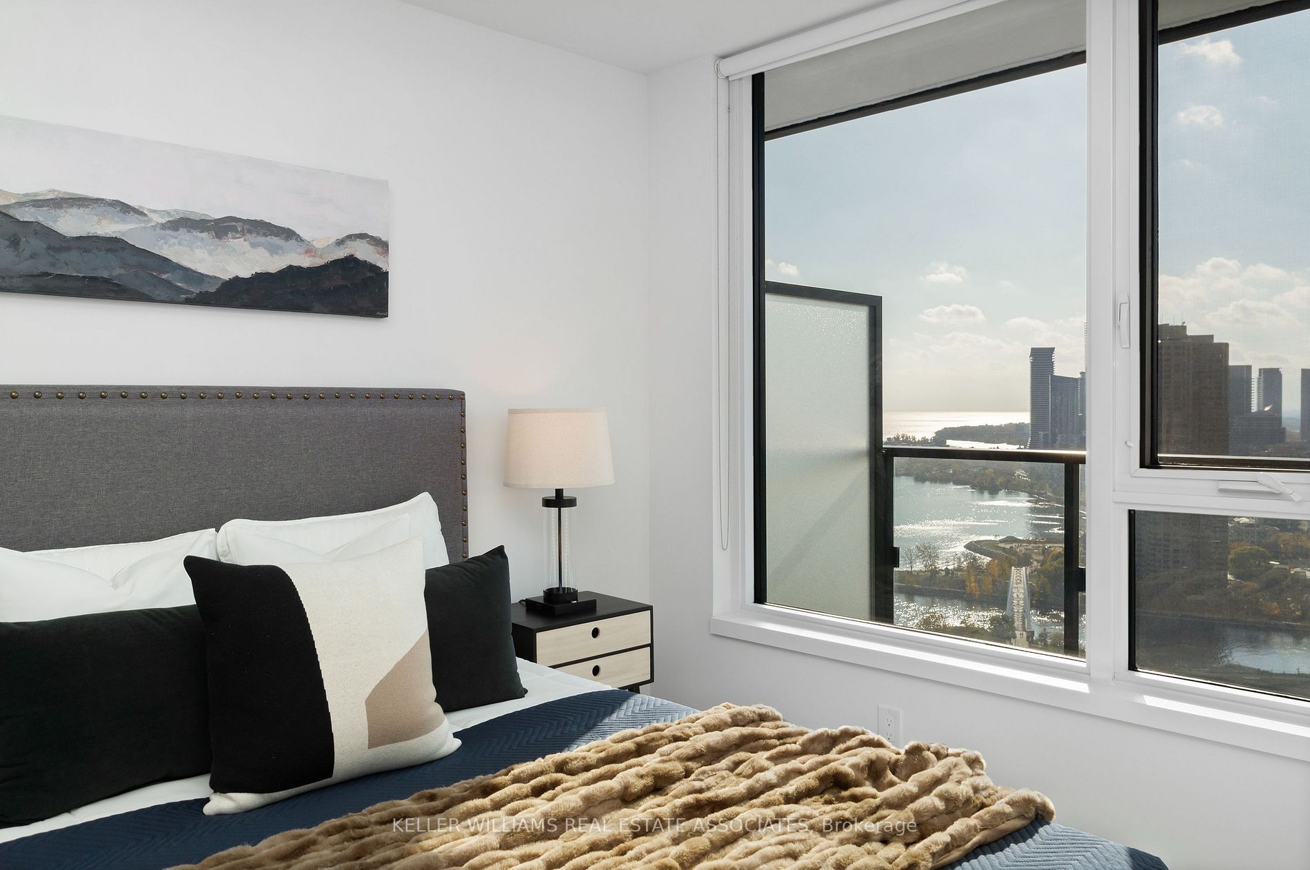 1928 Lake Shore Blvd W, #3711