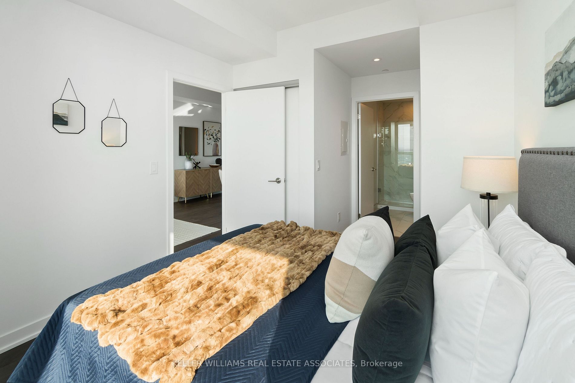 1928 Lake Shore Blvd W, #3711