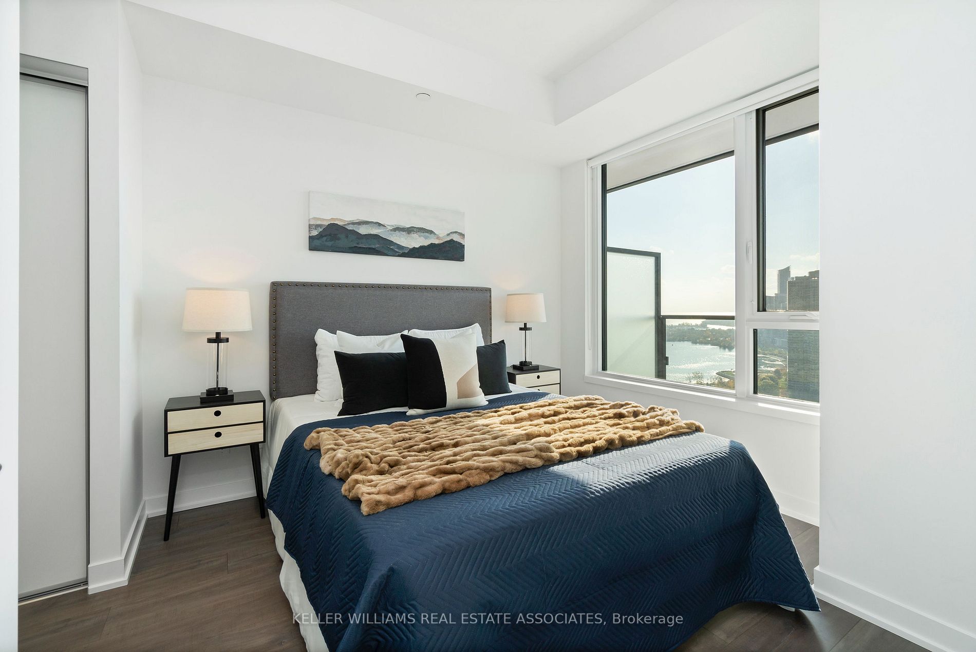 1928 Lake Shore Blvd W, #3711