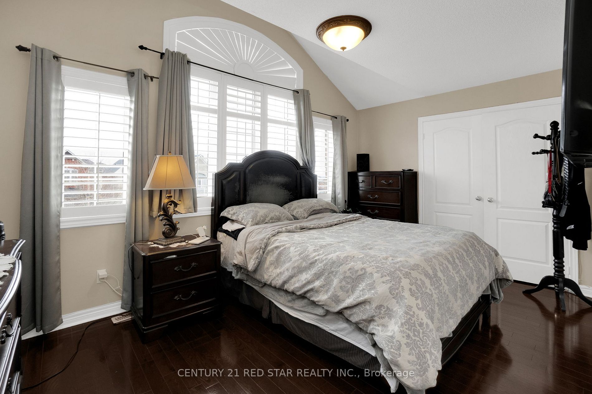 23 Oblate Cres