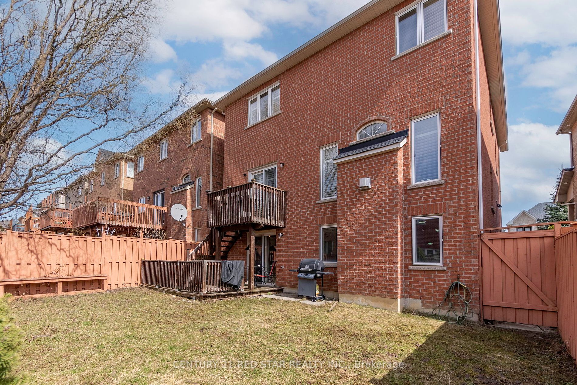 23 Oblate Cres