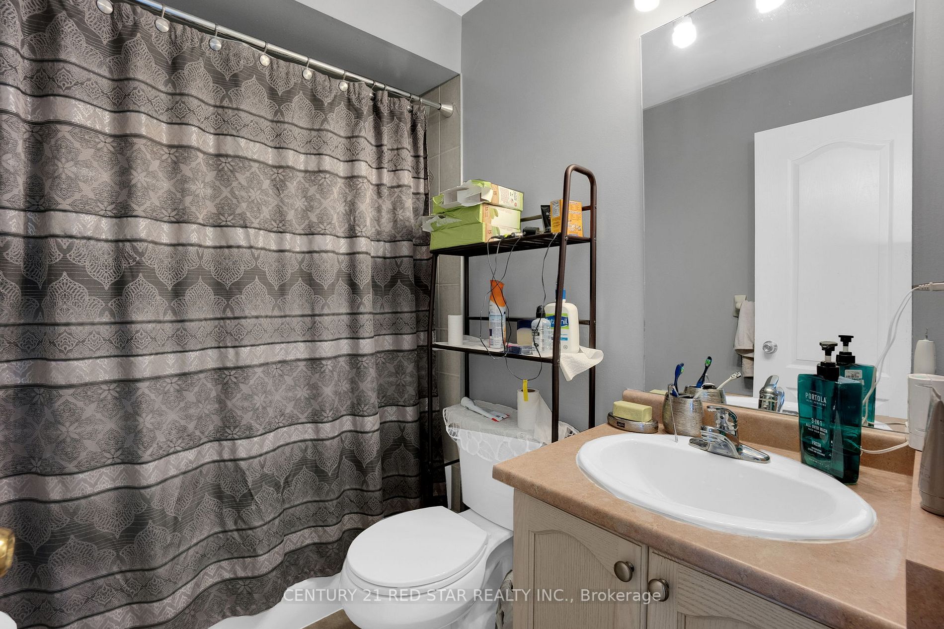 23 Oblate Cres