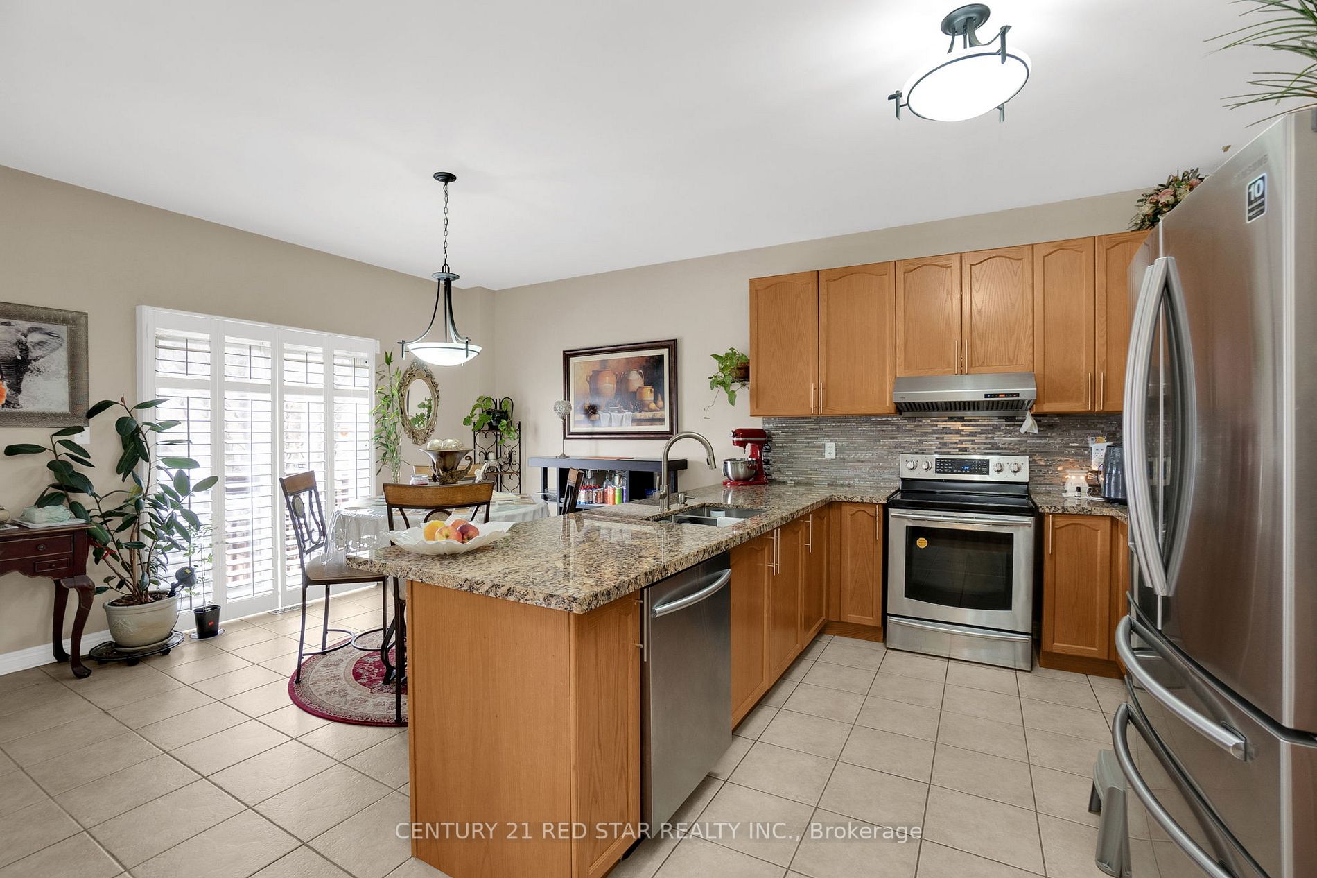 23 Oblate Cres