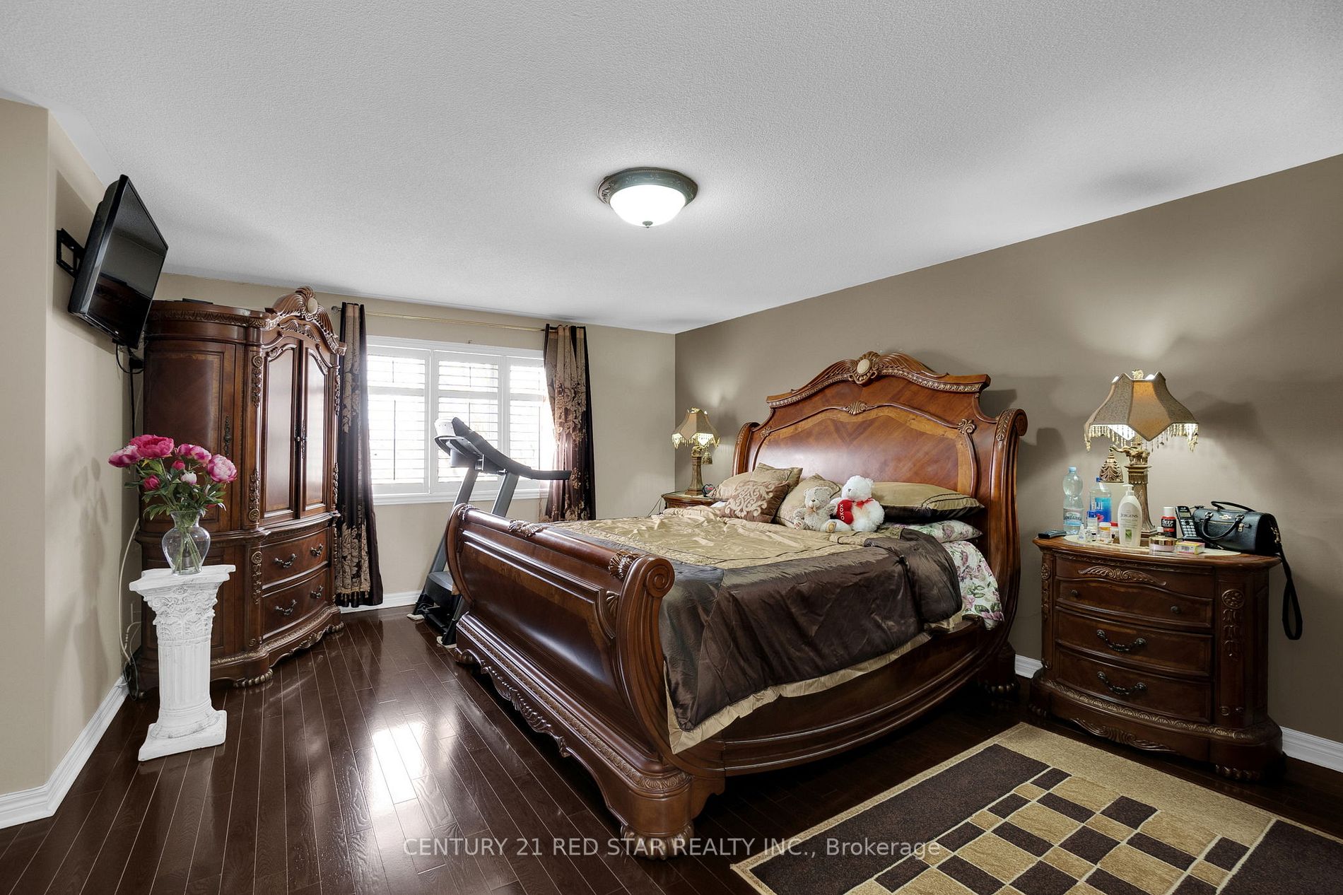 23 Oblate Cres