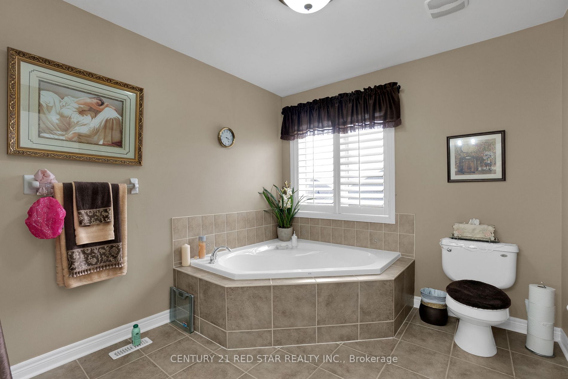 23 Oblate Cres