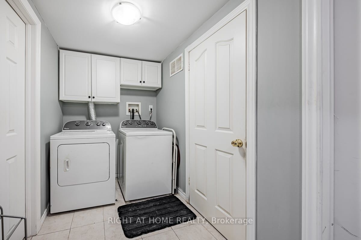 44 Anthia Dr