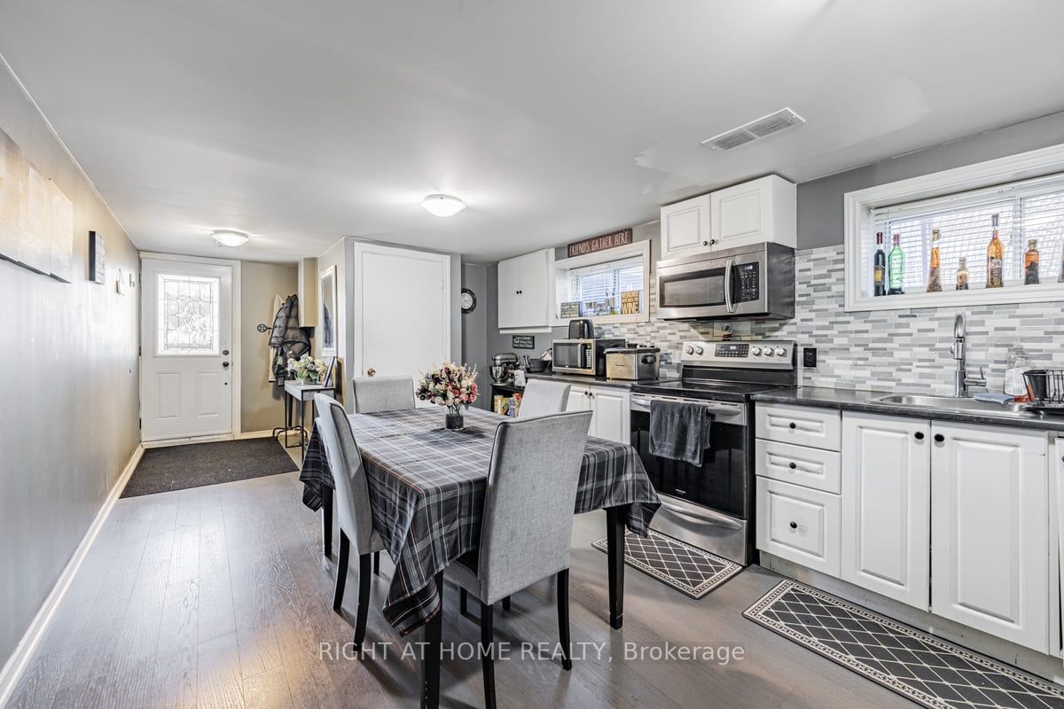 44 Anthia Dr