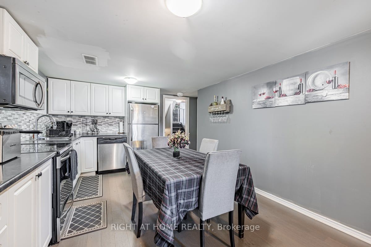 44 Anthia Dr
