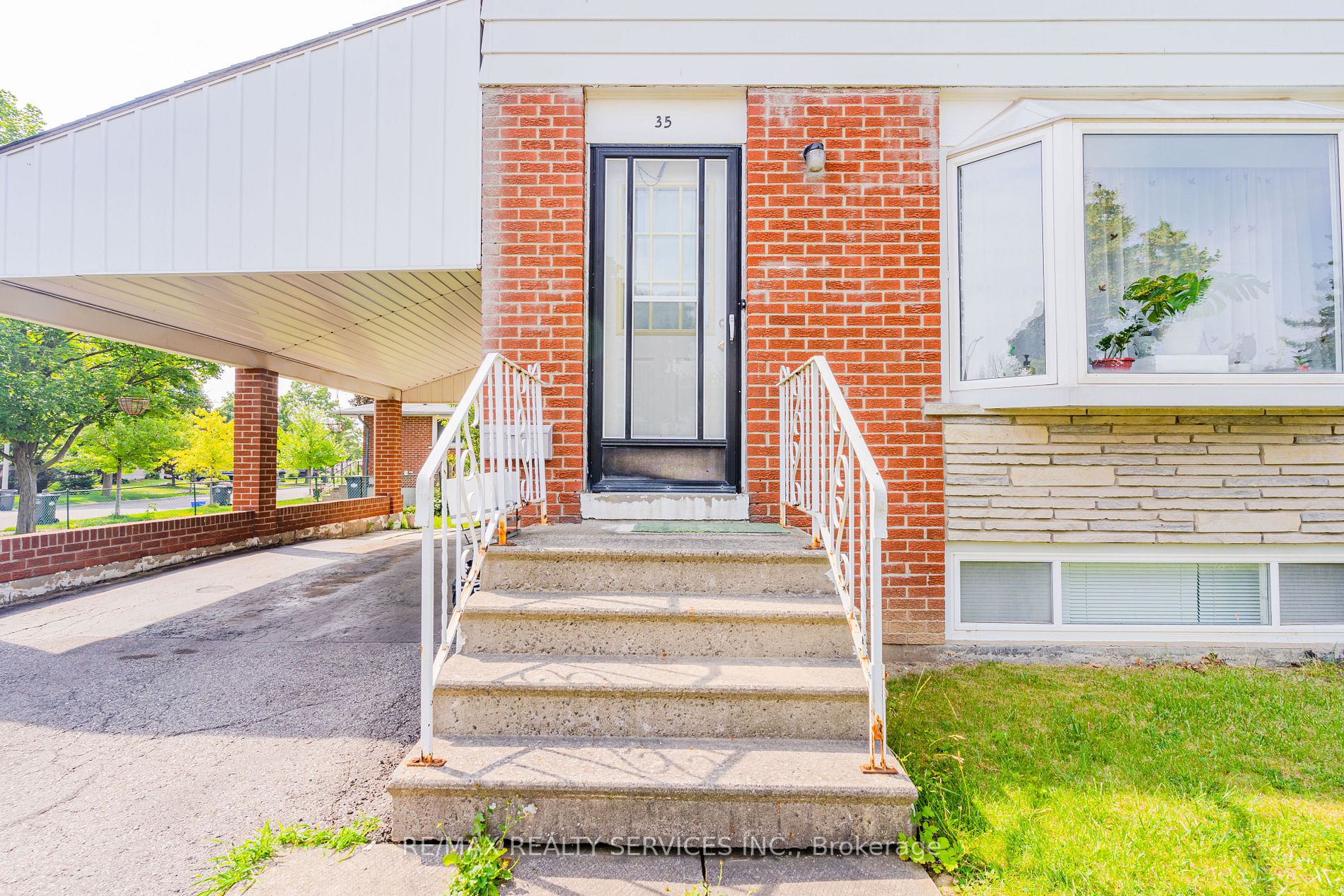 35 Lauderdale Road