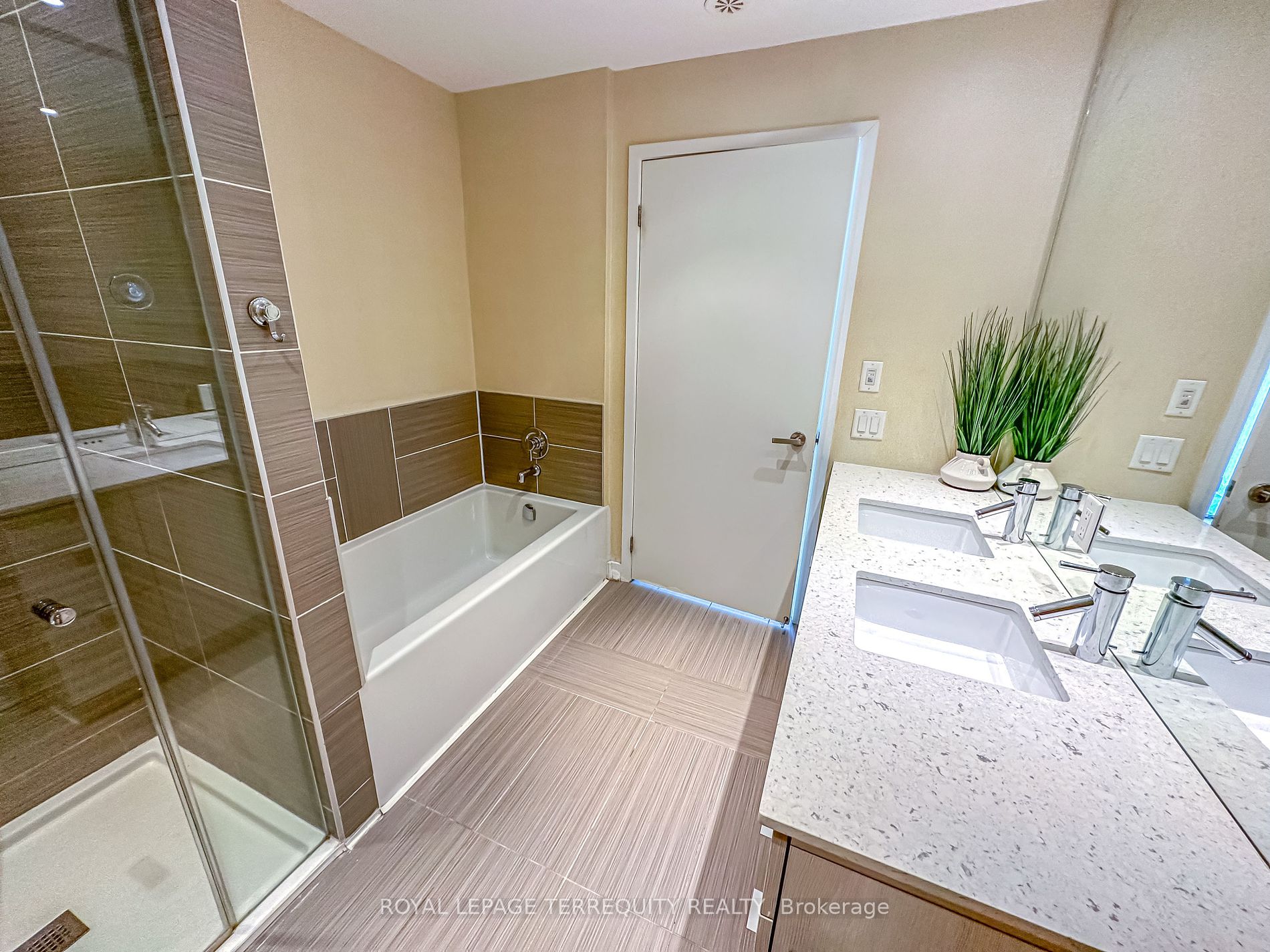 5025 Harvard Rd, #204