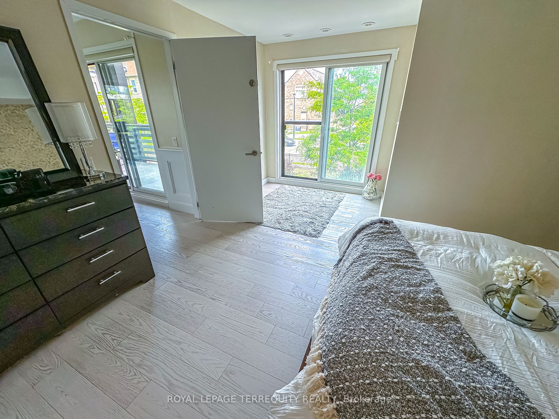 5025 Harvard Rd, #204