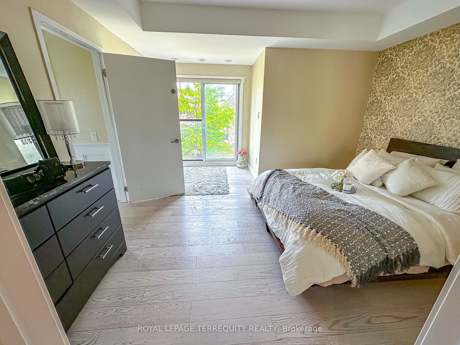 5025 Harvard Rd, #204