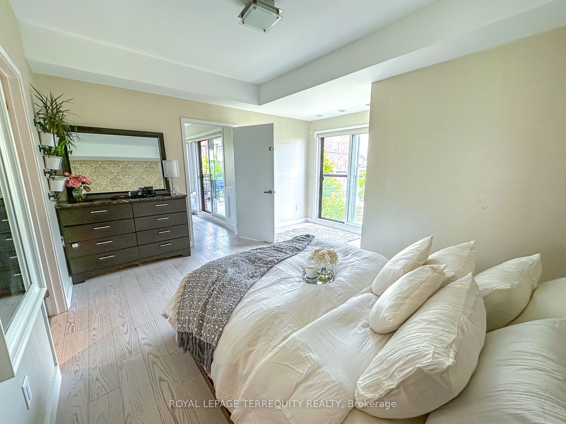 5025 Harvard Rd, #204