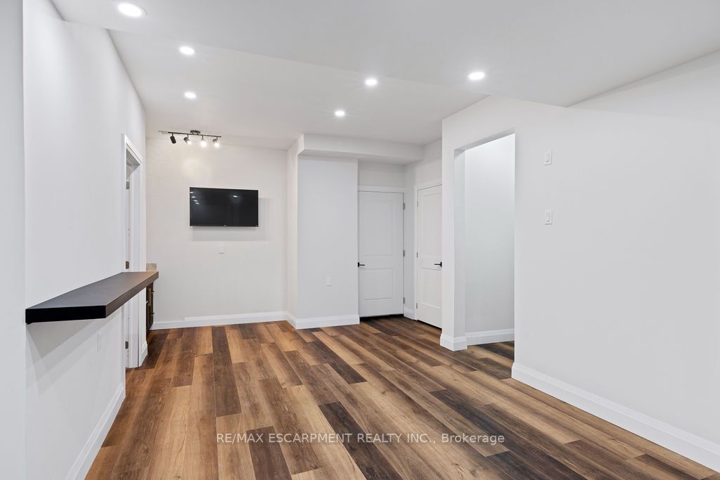 308 Appleby Line
