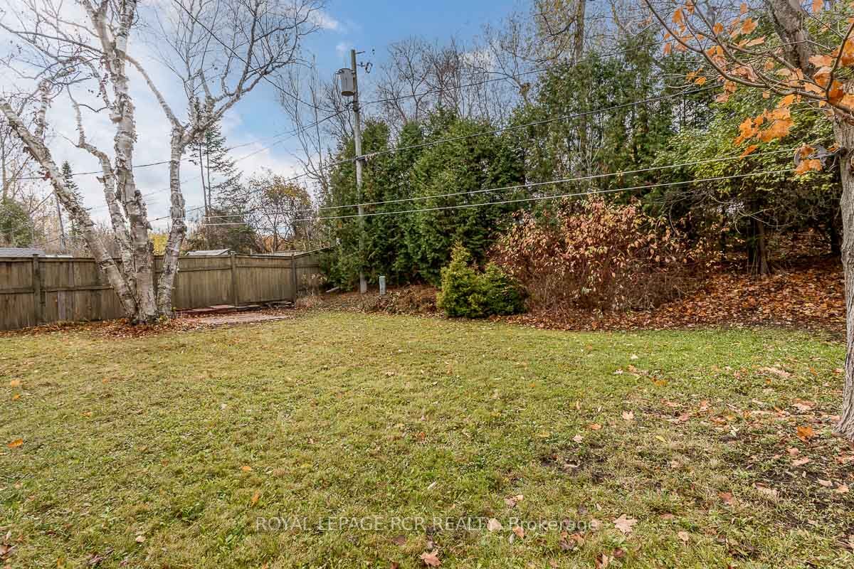 6 Erindale Ave