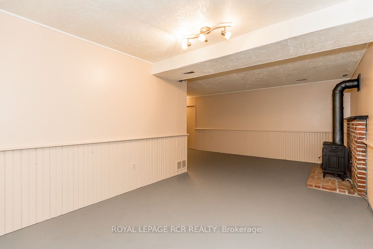 6 Erindale Ave
