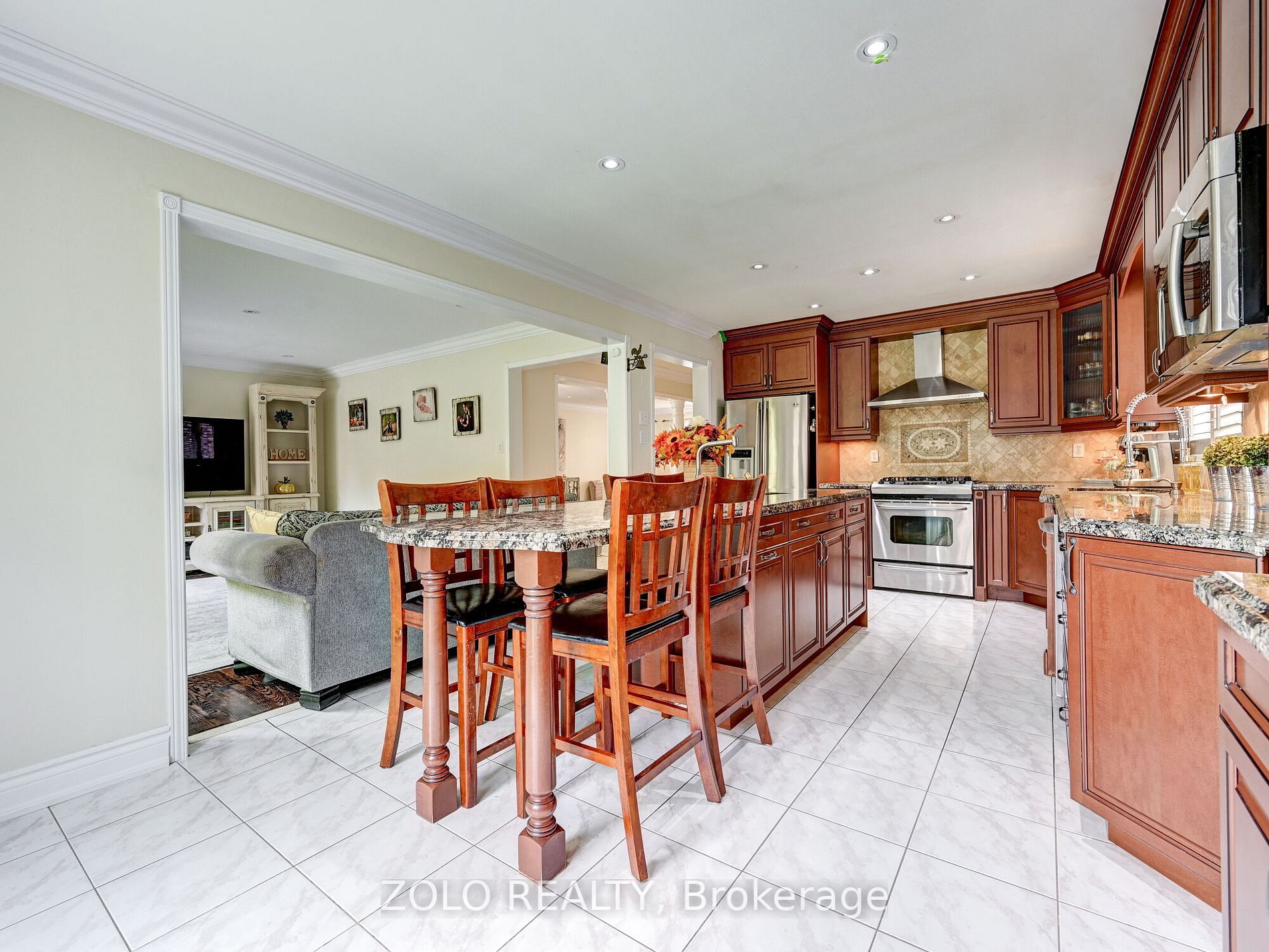 2375 East Gate Cres