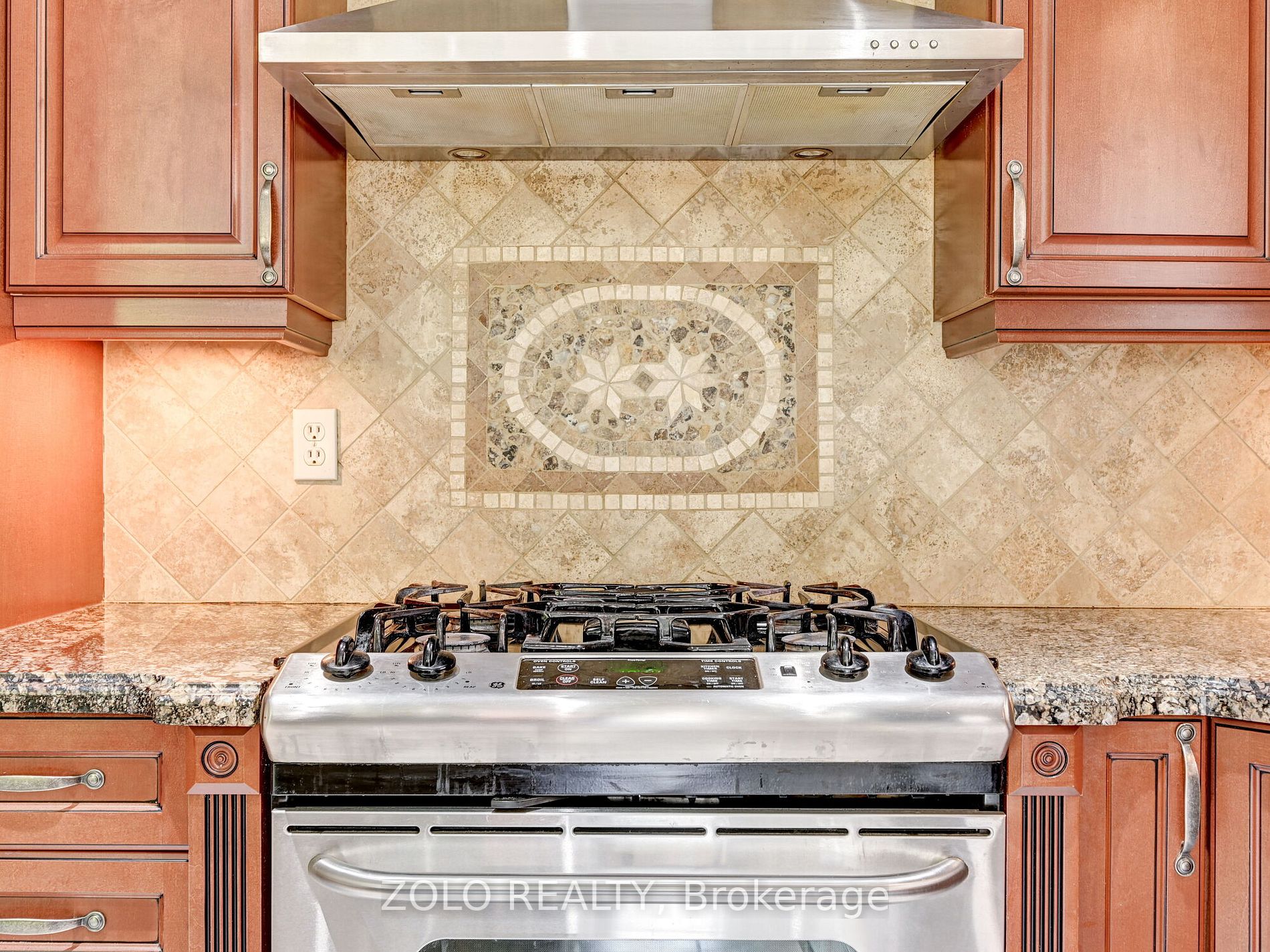 2375 East Gate Cres