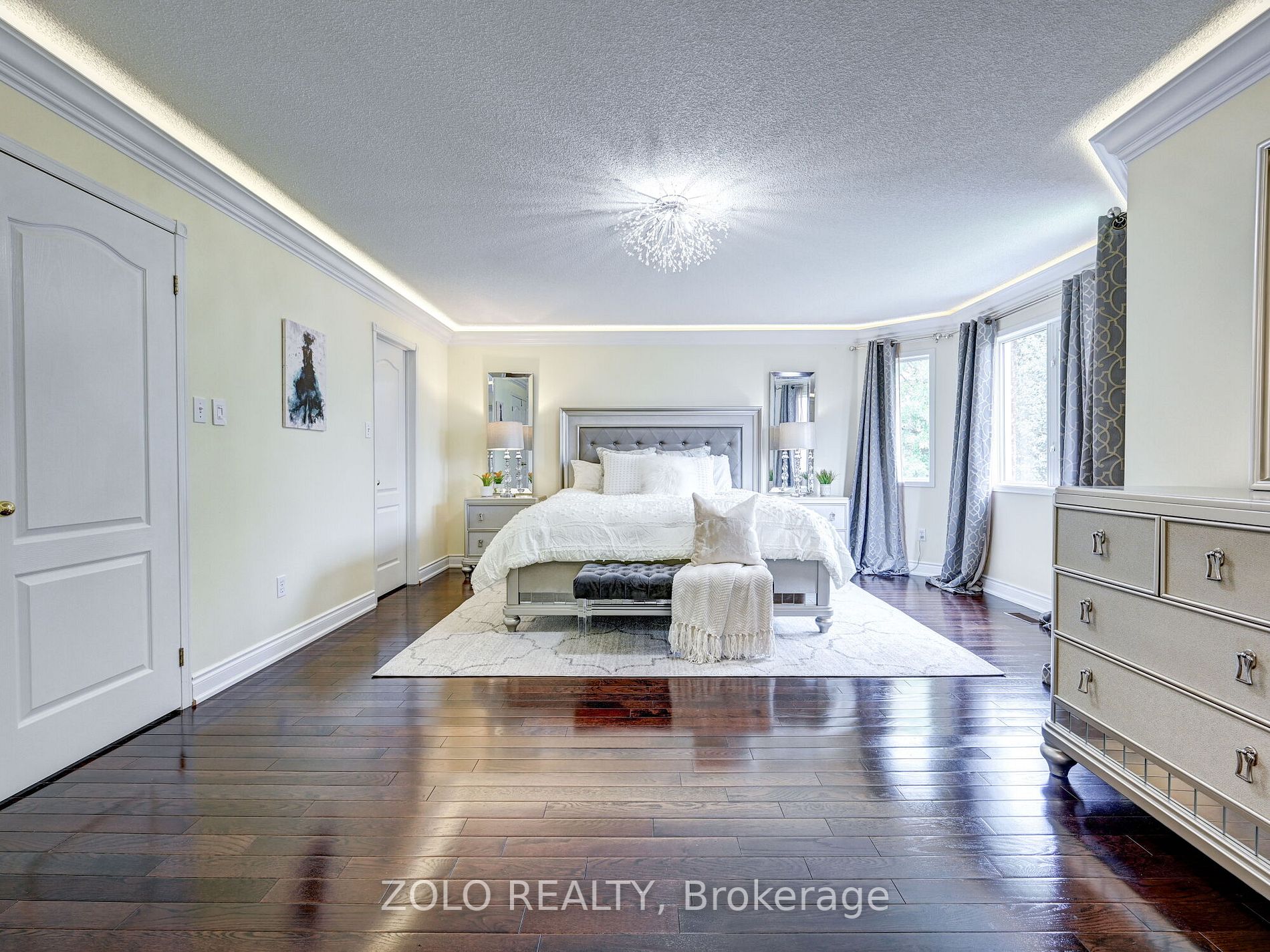 2375 East Gate Cres