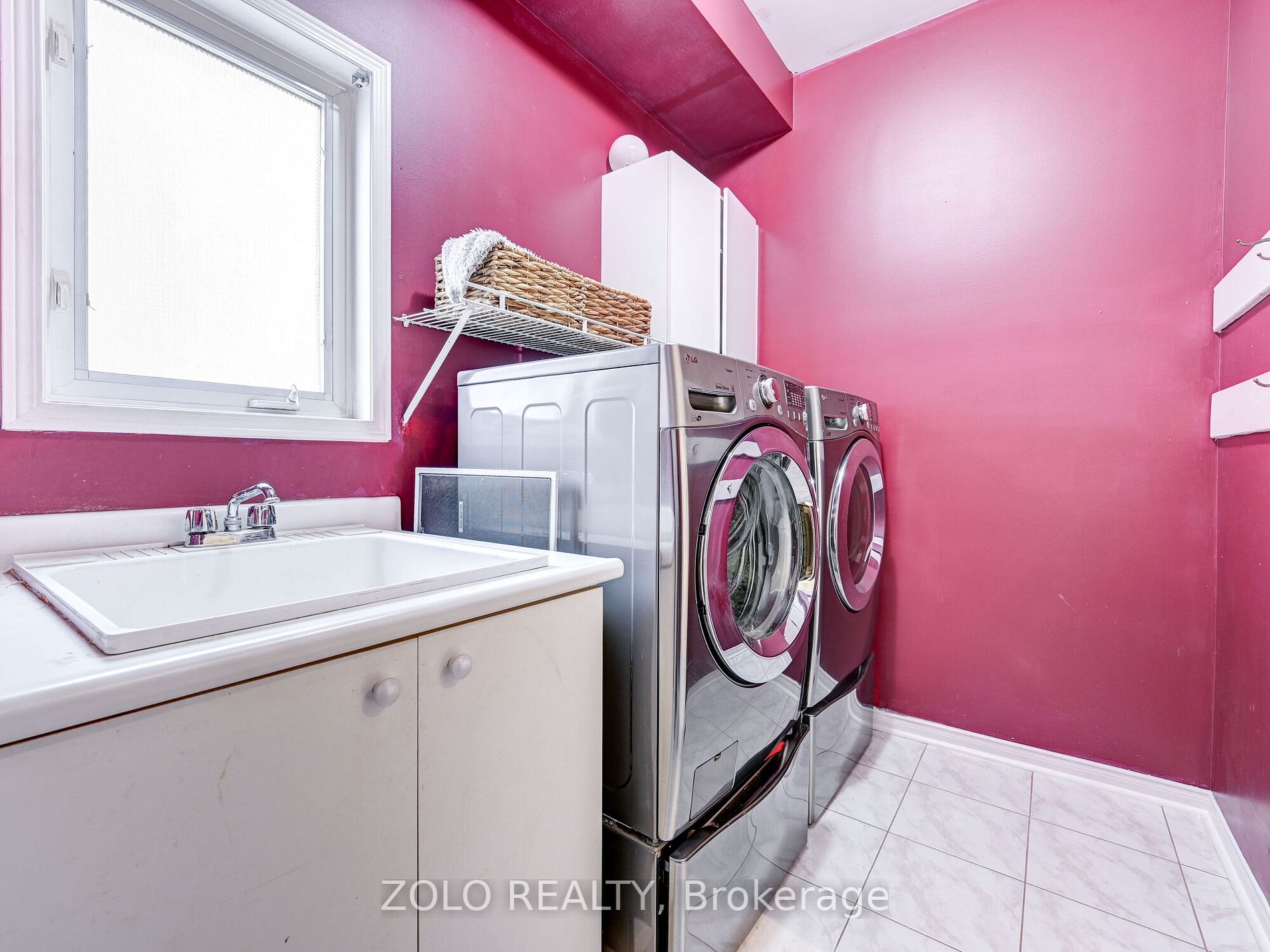 2375 East Gate Cres