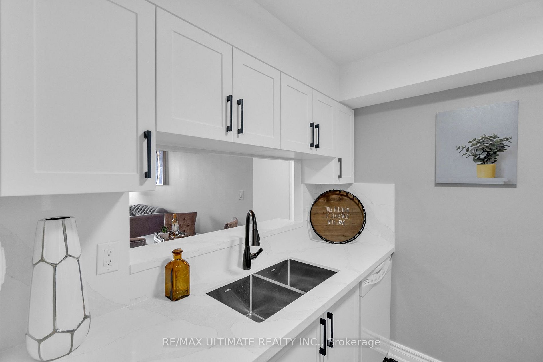 1 Hickory Tree Rd E, #902