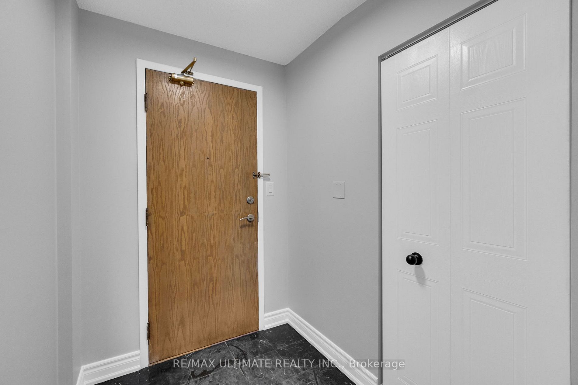 1 Hickory Tree Rd E, #902