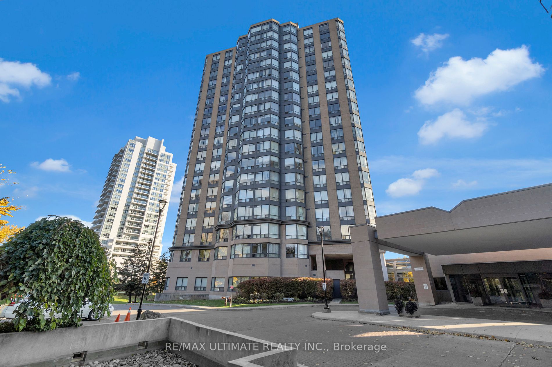 1 Hickory Tree Rd E, #902