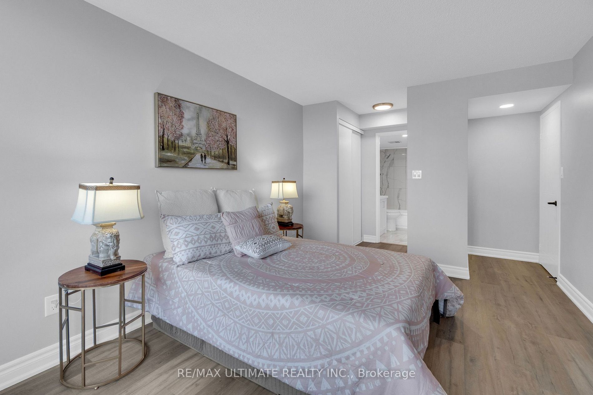 1 Hickory Tree Rd E, #902