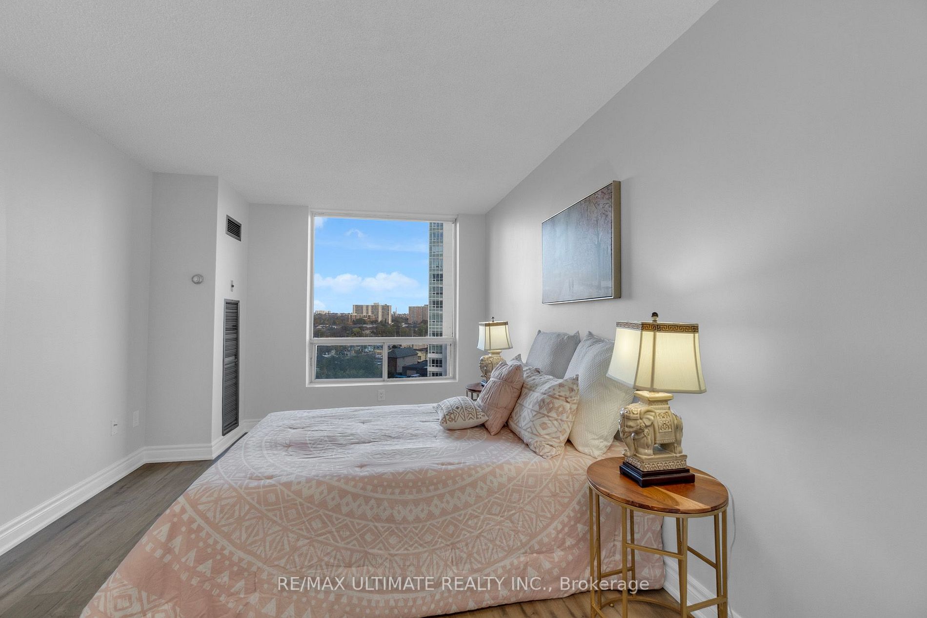 1 Hickory Tree Rd E, #902