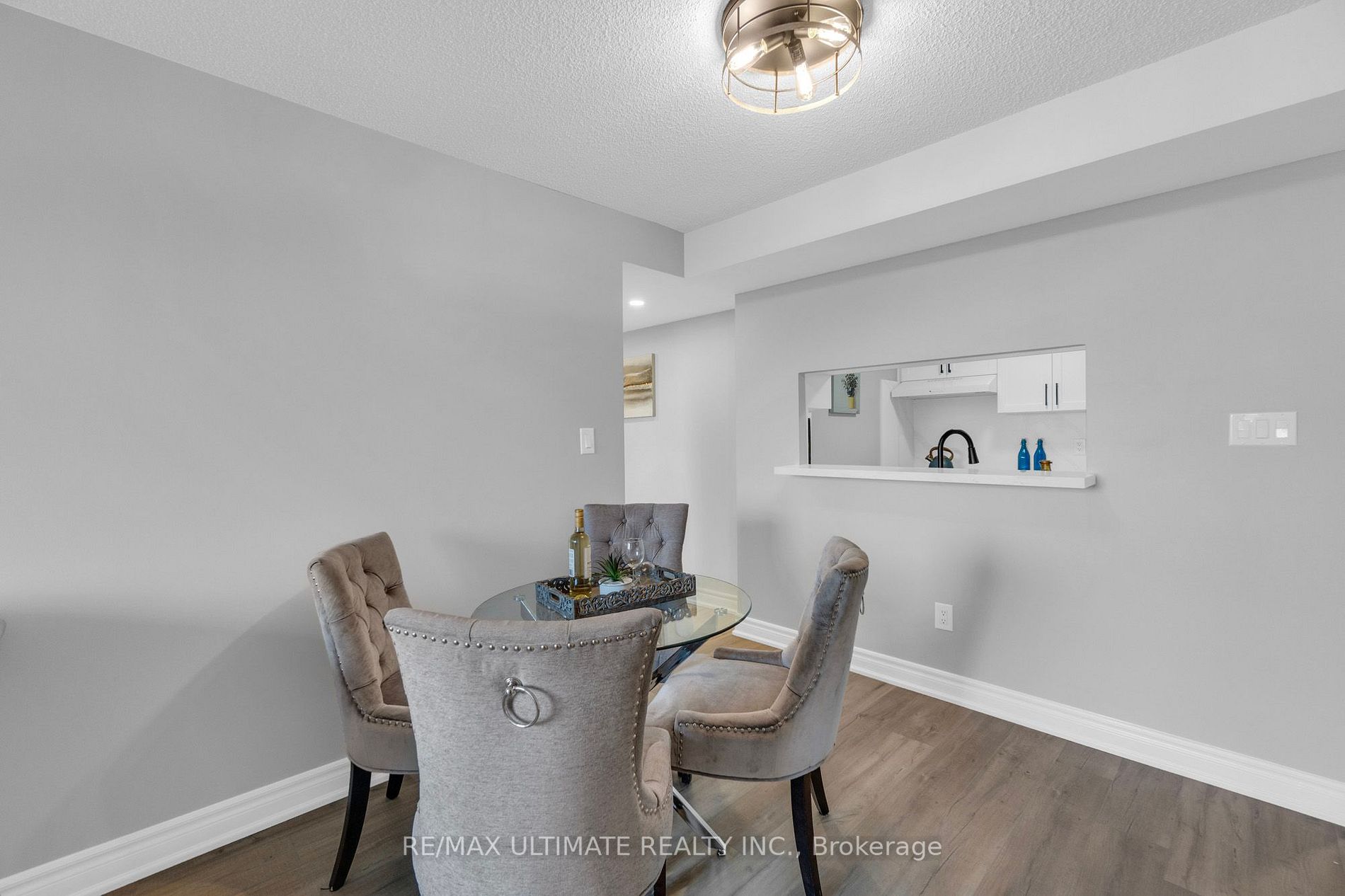 1 Hickory Tree Rd E, #902