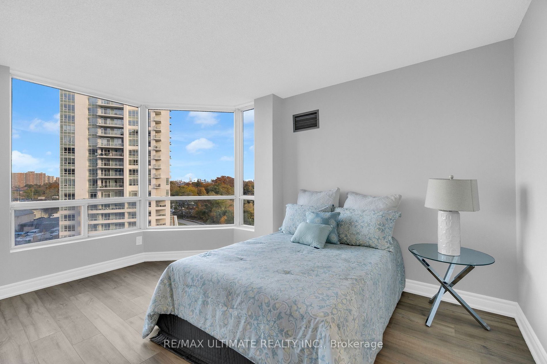 1 Hickory Tree Rd E, #902