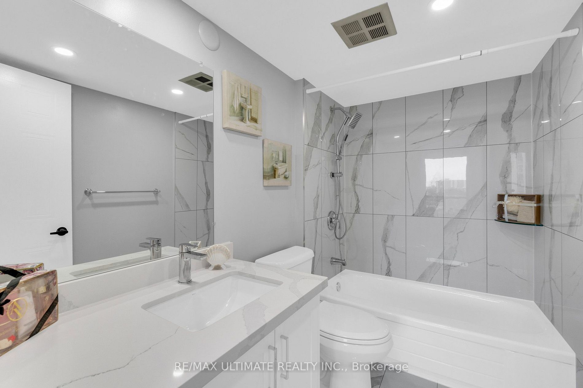 1 Hickory Tree Rd E, #902