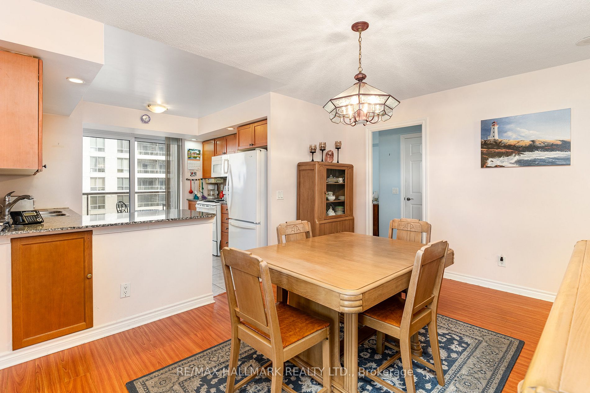 5233 Dundas St W, #1720