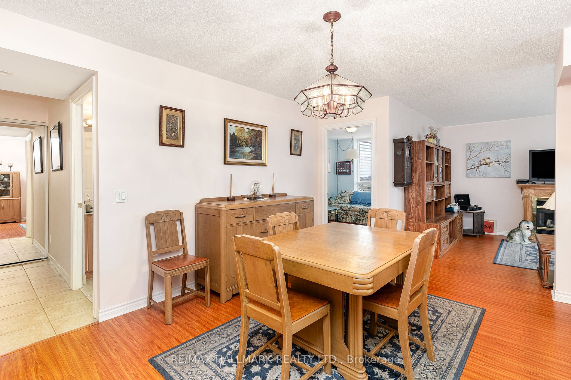 5233 Dundas St W, #1720