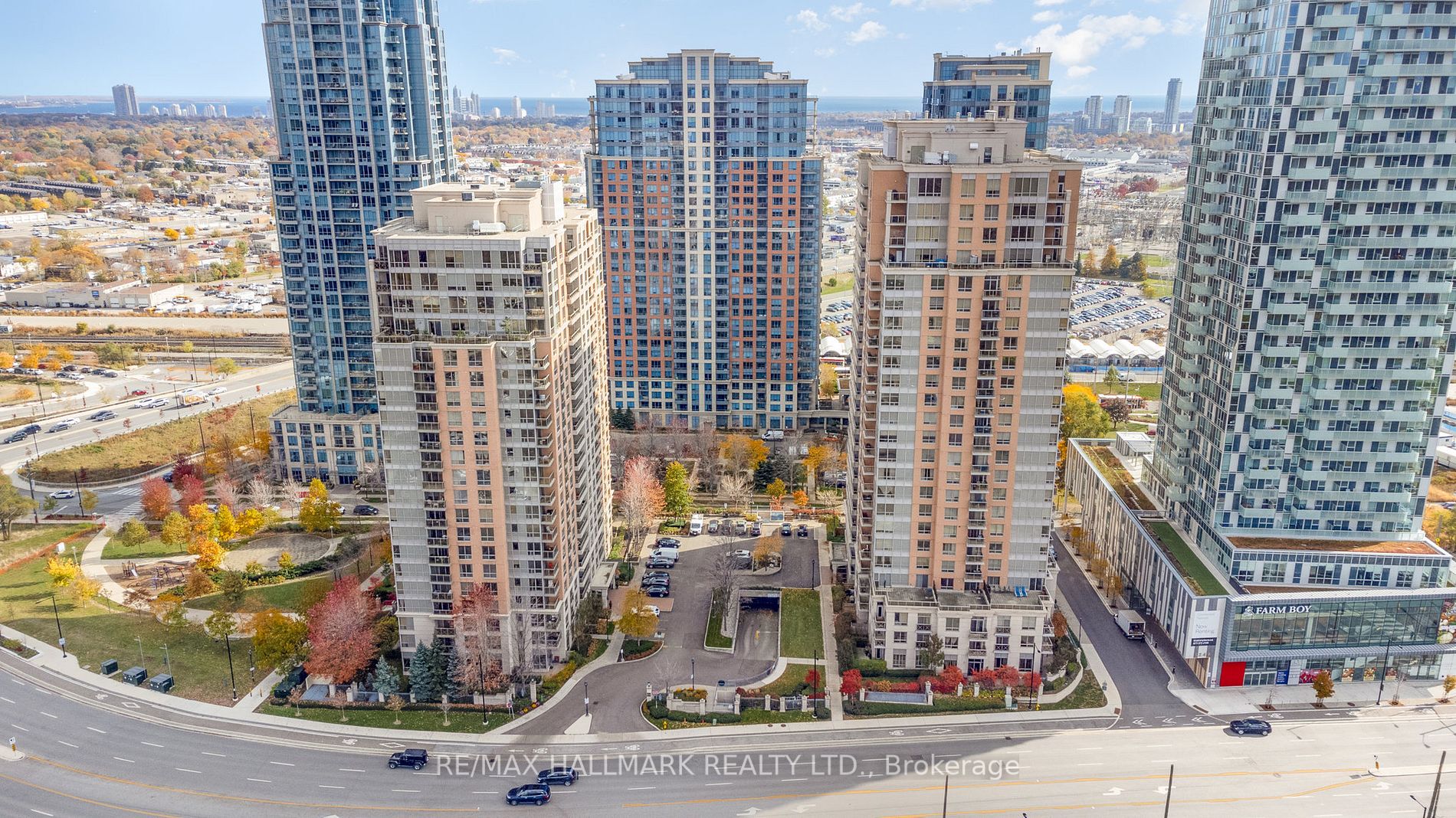5233 Dundas St W, #1720