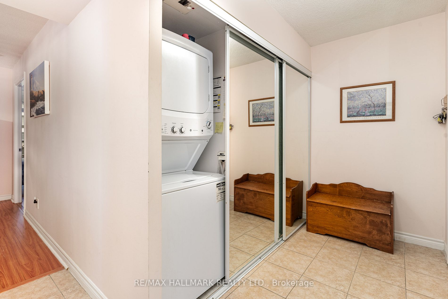 5233 Dundas St W, #1720