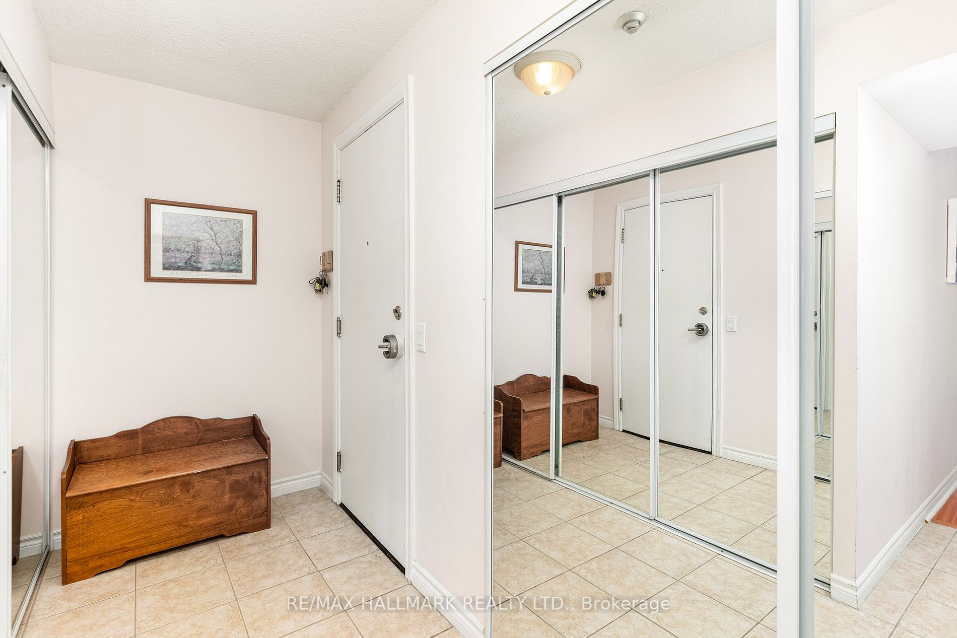 5233 Dundas St W, #1720