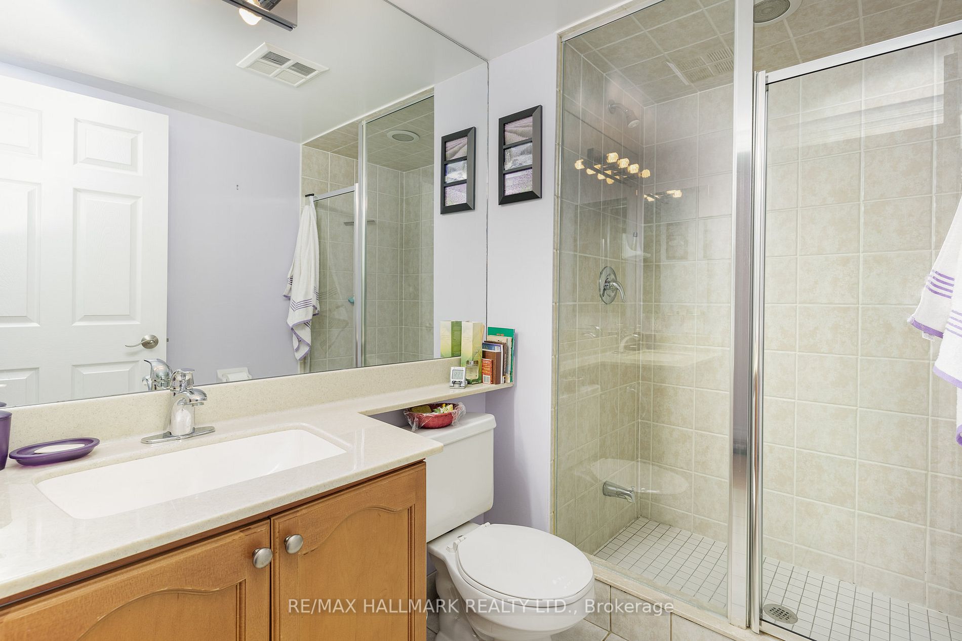 5233 Dundas St W, #1720