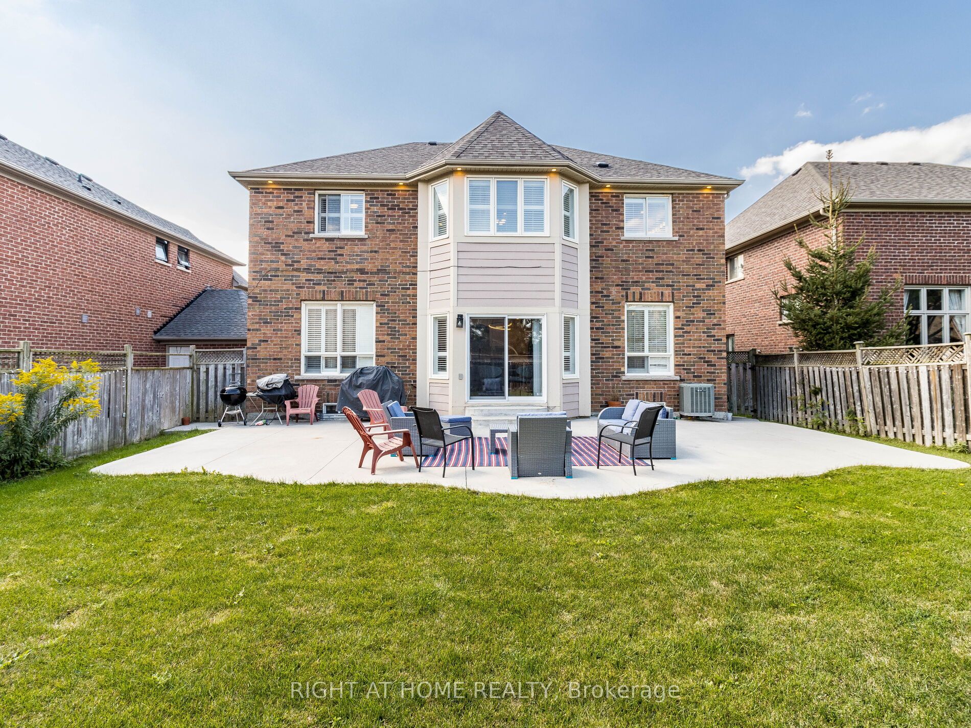 5261 Eaglesview Dr