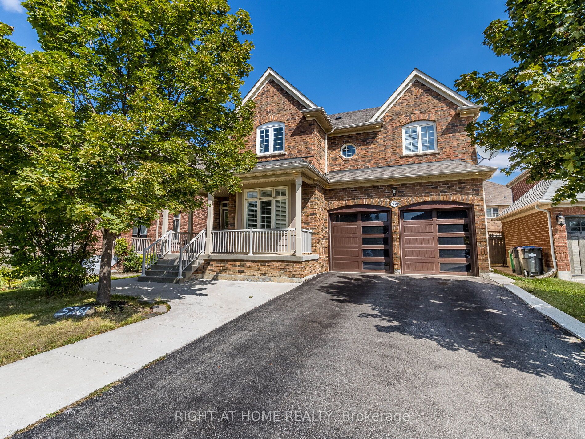 5261 Eaglesview Dr
