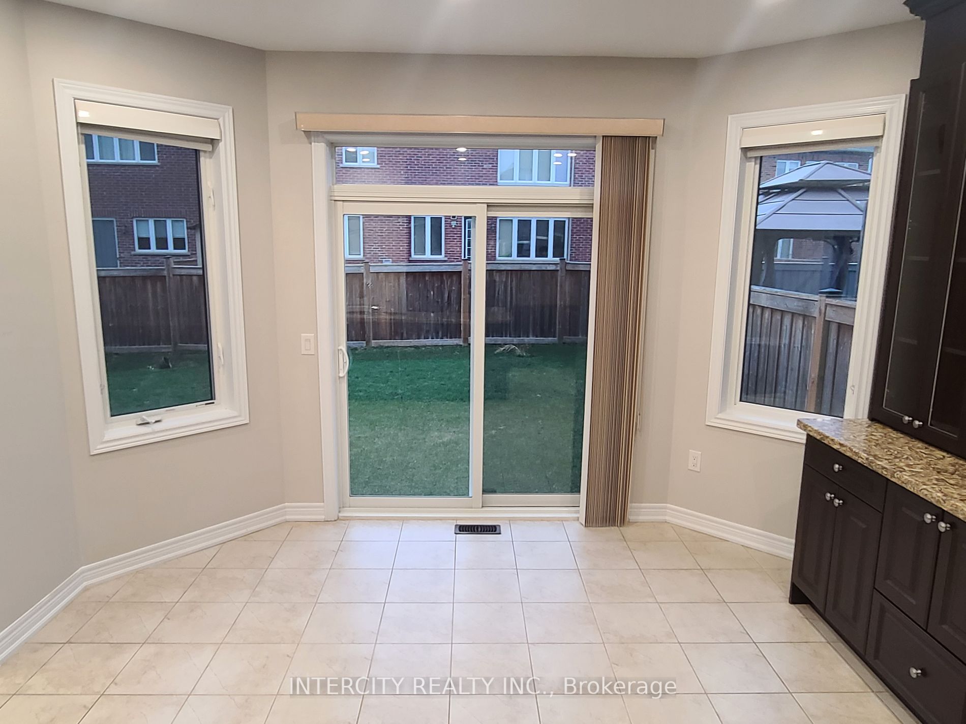 60 Mcechearn Cres