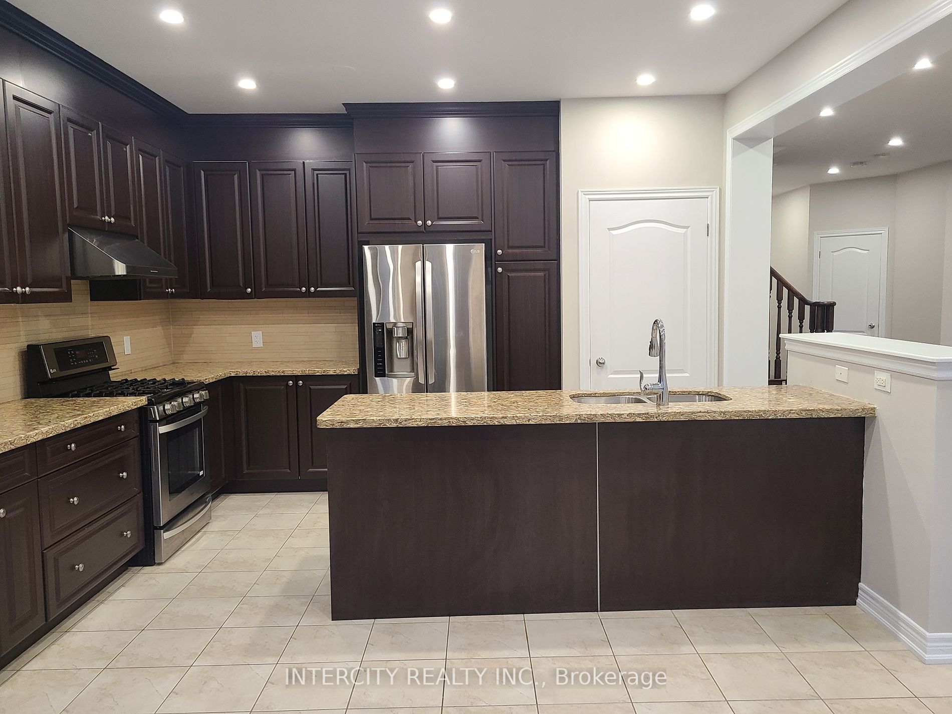60 Mcechearn Cres