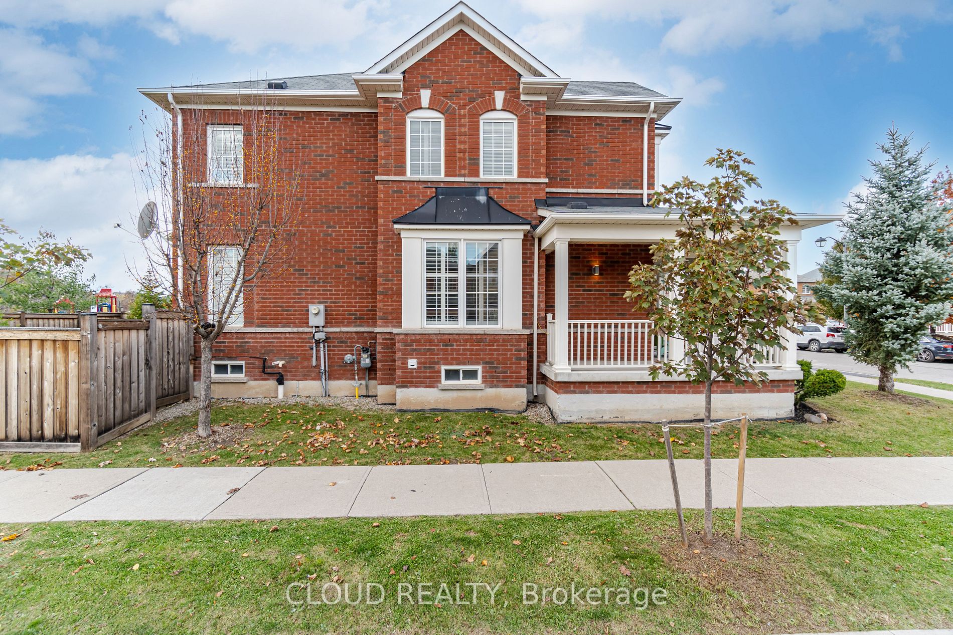 212 Giddings Cres