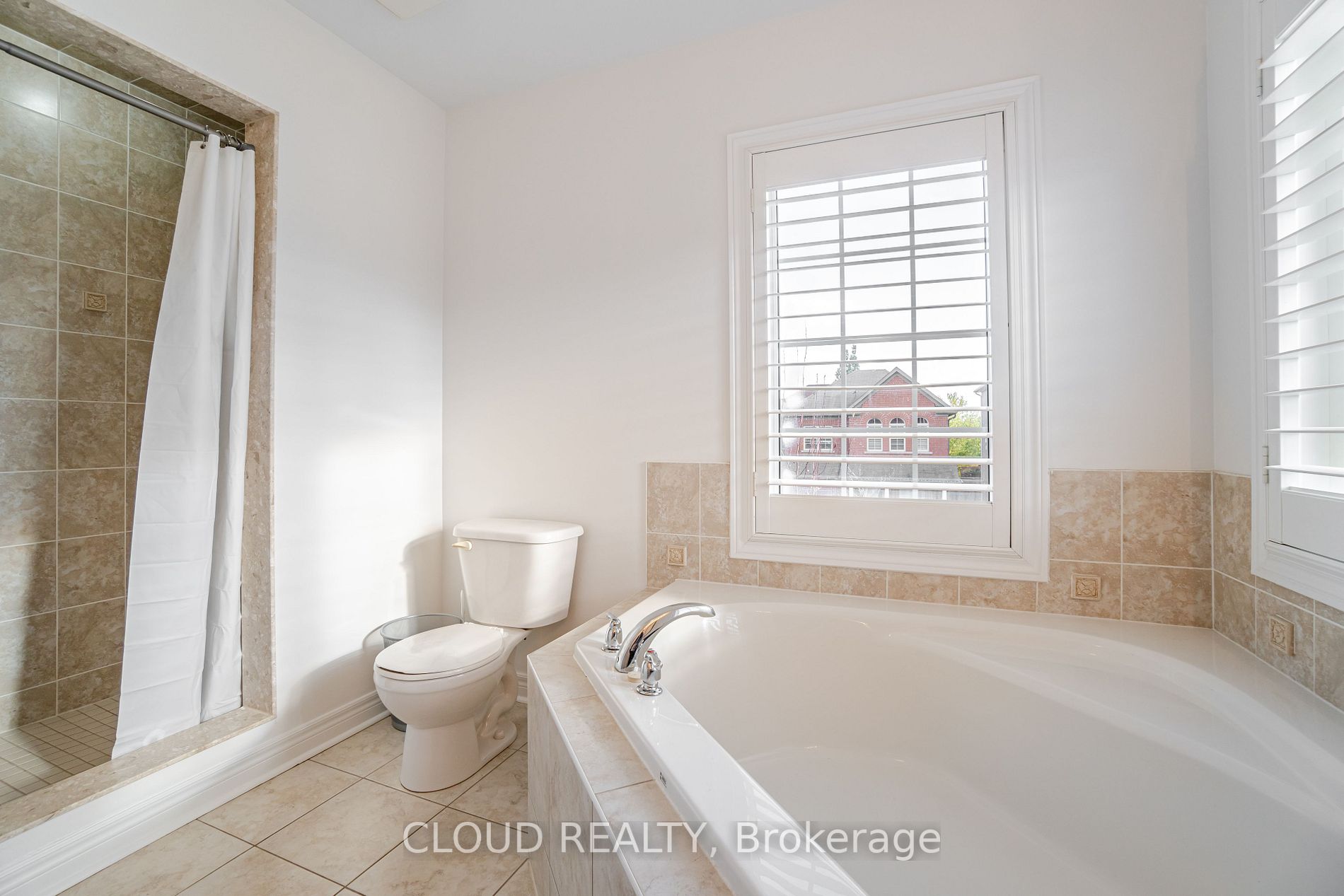 212 Giddings Cres
