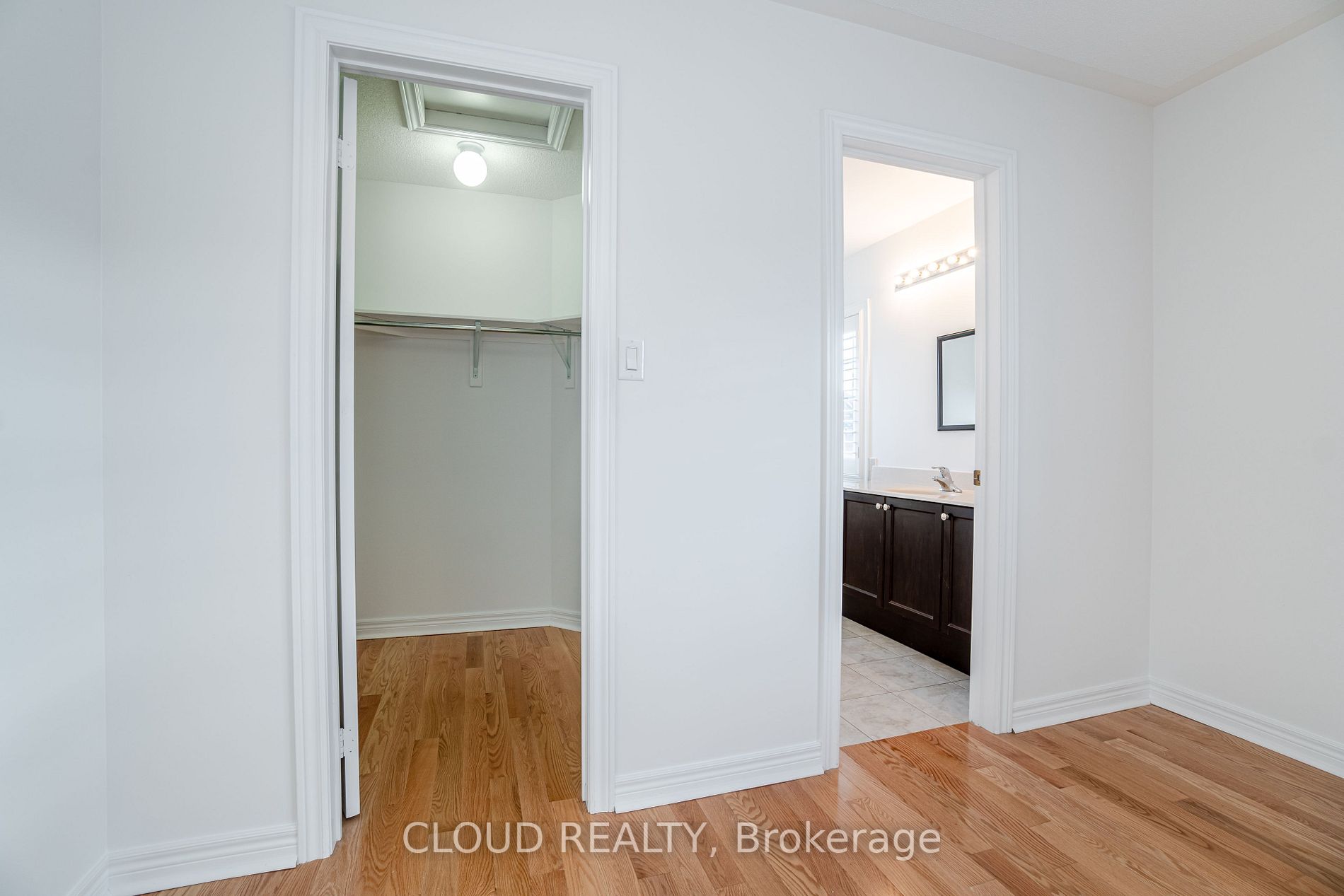 212 Giddings Cres