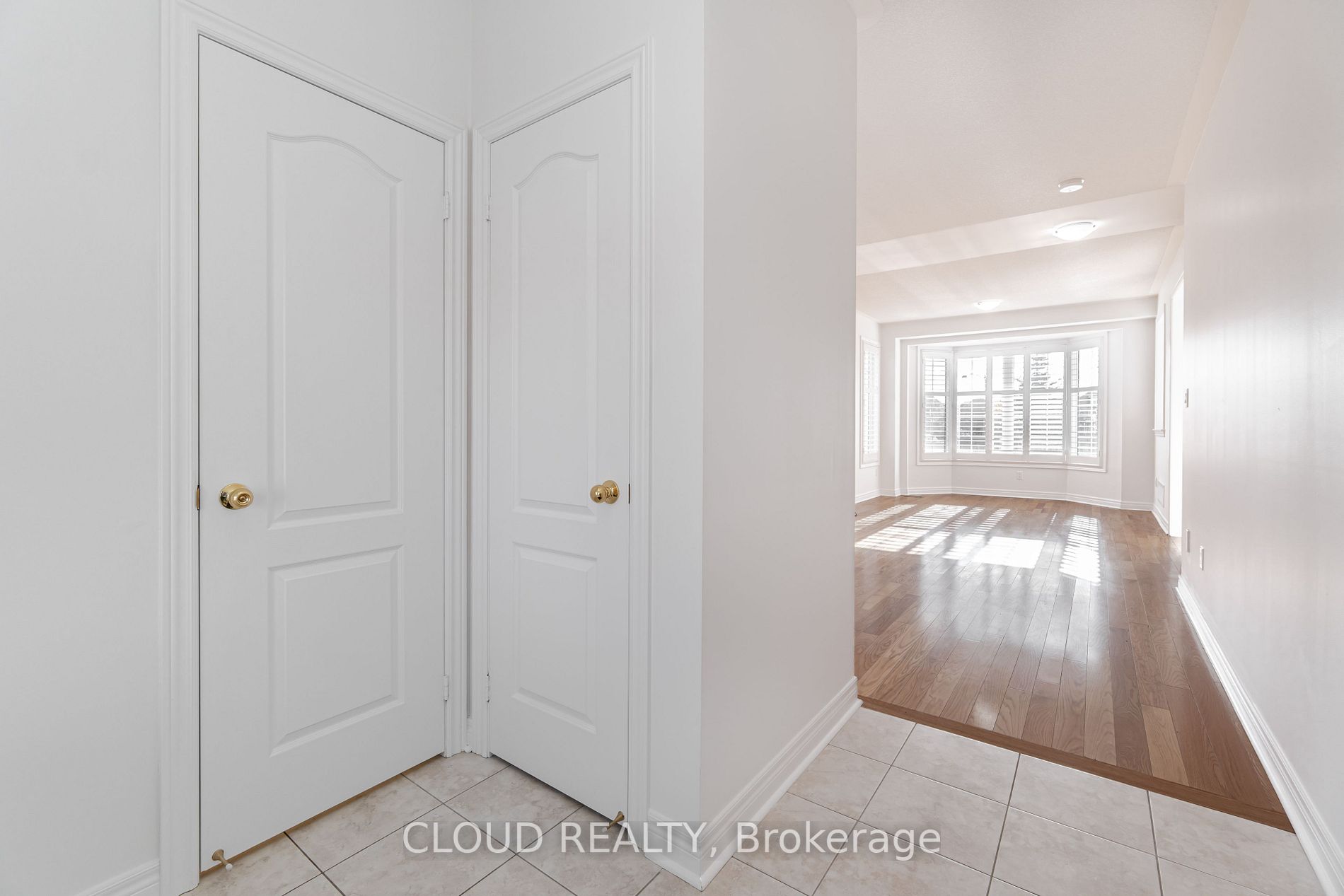 212 Giddings Cres