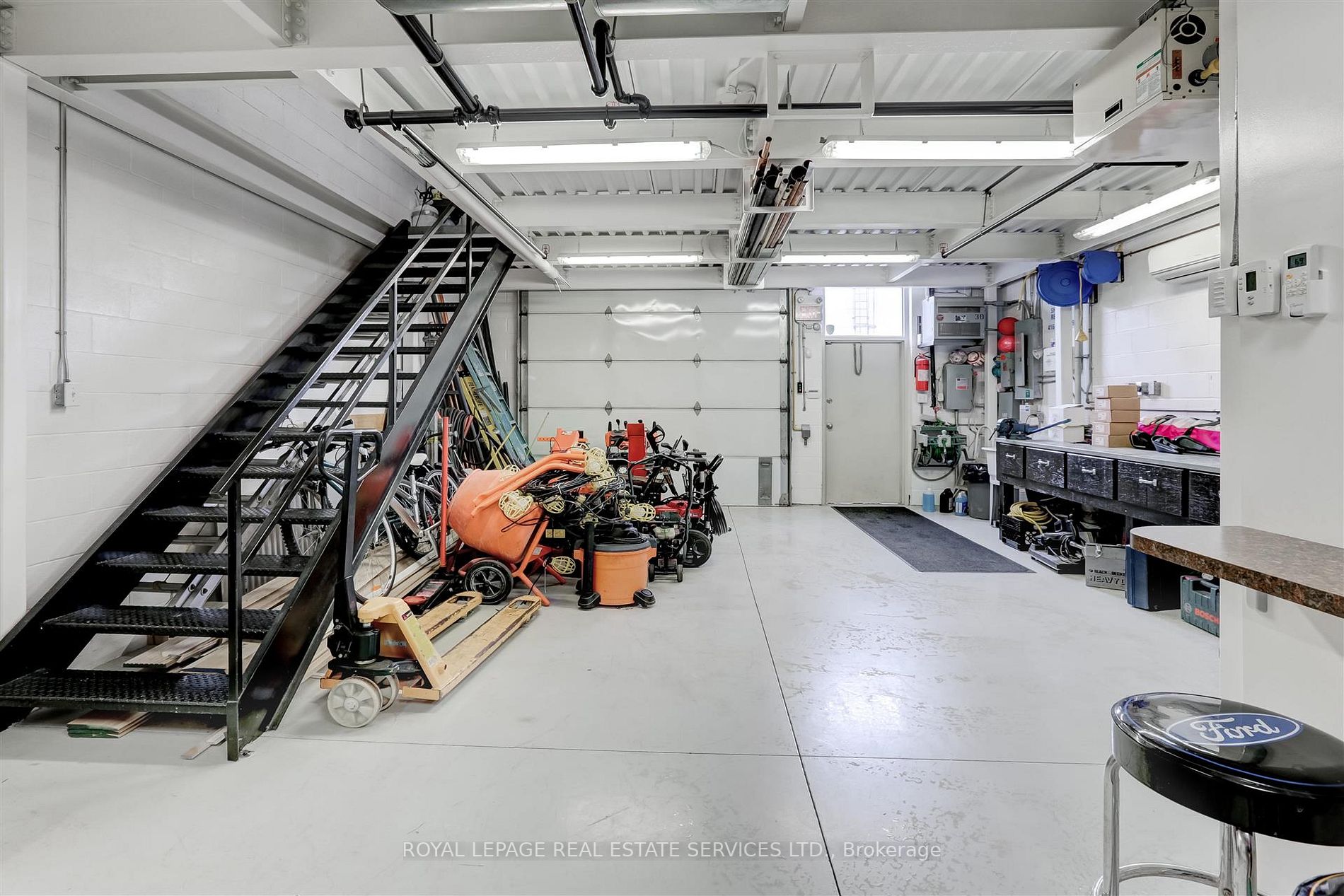 21 Signal Hill Ave, #2