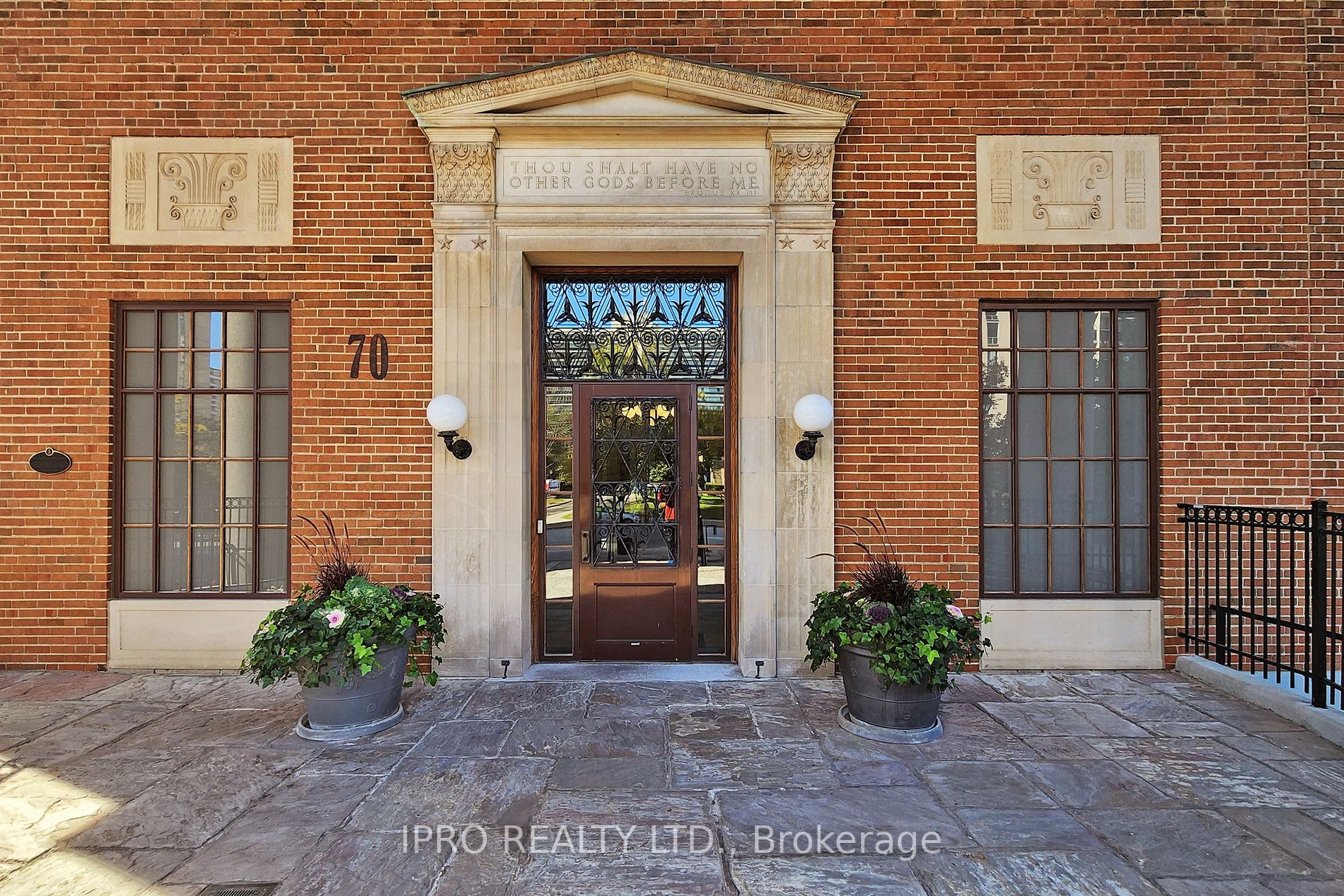 70 High Park Ave, #1804