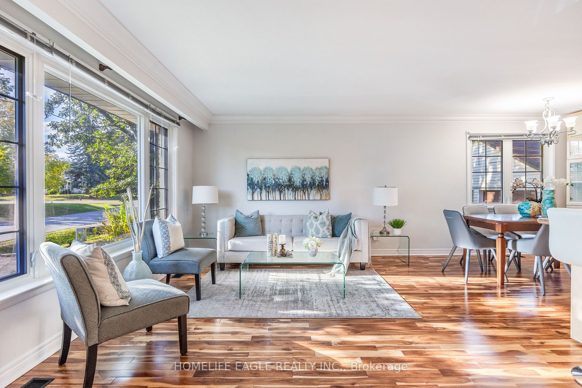 587 Wellington Cres